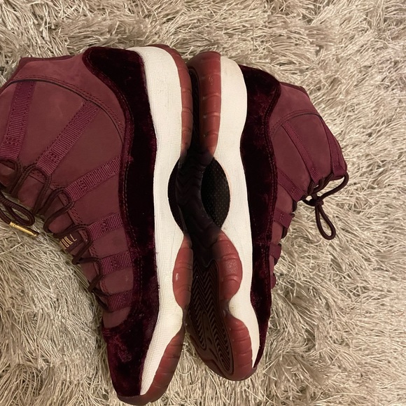 Rare Limited edition Jordan Maroon Retro 11βs Size 6.5 ππβΊοΈβΊοΈππ₯°π - Picture 9 of 9